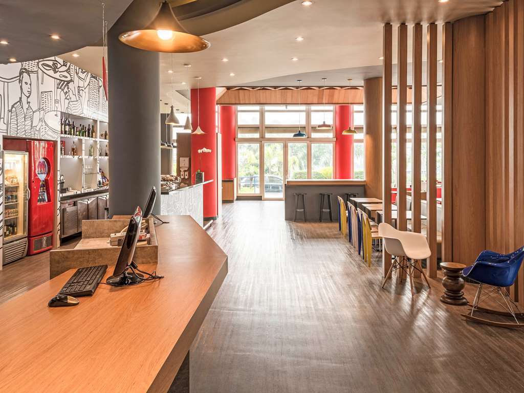 宜必思坦波尔酒店 巴路里 外观 照片